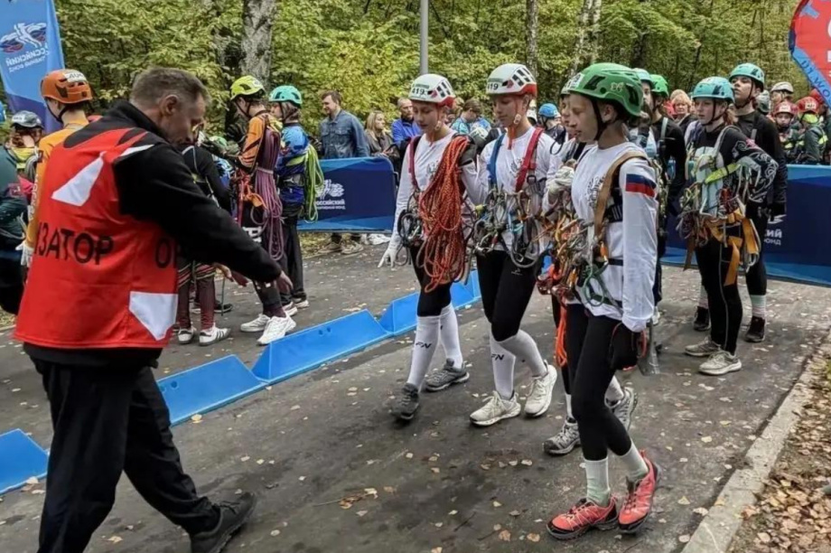Камчатские школьницы победили на всероссийской «Гонке четырёх». Фото организаторов. Фотография 3