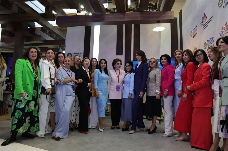 Образовательная программа «Женщина-лидер. Север и Дальний Восток» — с 28 по 30 июня на Камчатке. Фото организаторов. Фотография 1