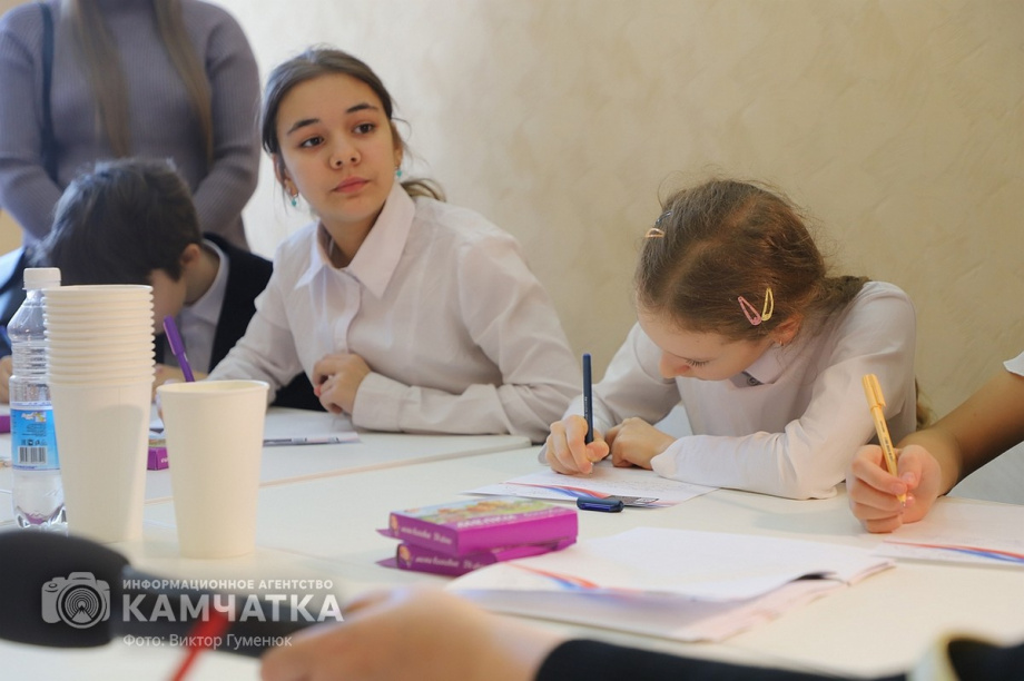 Штаб общественной поддержки открыт в краевой столице Камчатки. Фото:Виктор Гуменюк. Фотография 70