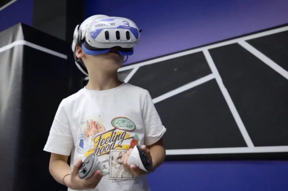 Камчатский предприниматель развивает VR-парк при поддержке региональных льготных программ. Фото: kamgov.ru. Фотография 1