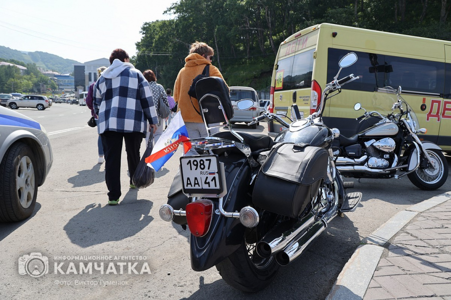 Триколор на главной площади Петропавловска-Камчатского - главный герой и триумфатор  . Фото: ИА «Камчатка» \ Виктор Гуменюк. Фотография 51