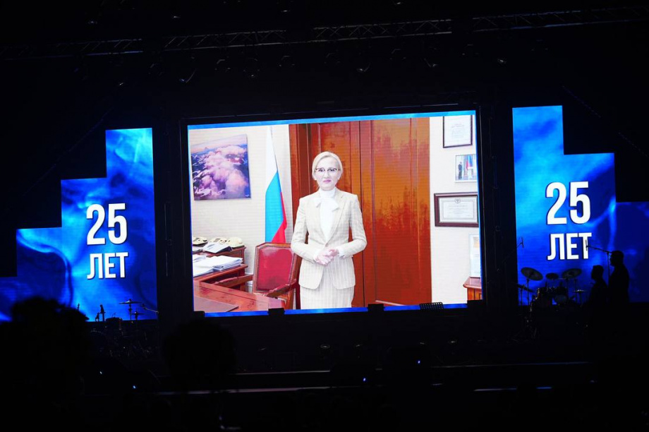 Сотрудники Тымлатского рыбокомбината получили благодарственные письма от Ирины Яровой. фото: пресс-служба Ирины Яровой. Фотография 4