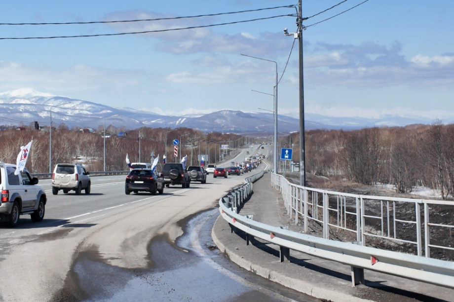 Масштабный «Автопробег Победы» состоялся на Камчатке. Фото с сайта kamgov.ru. Фотография 2