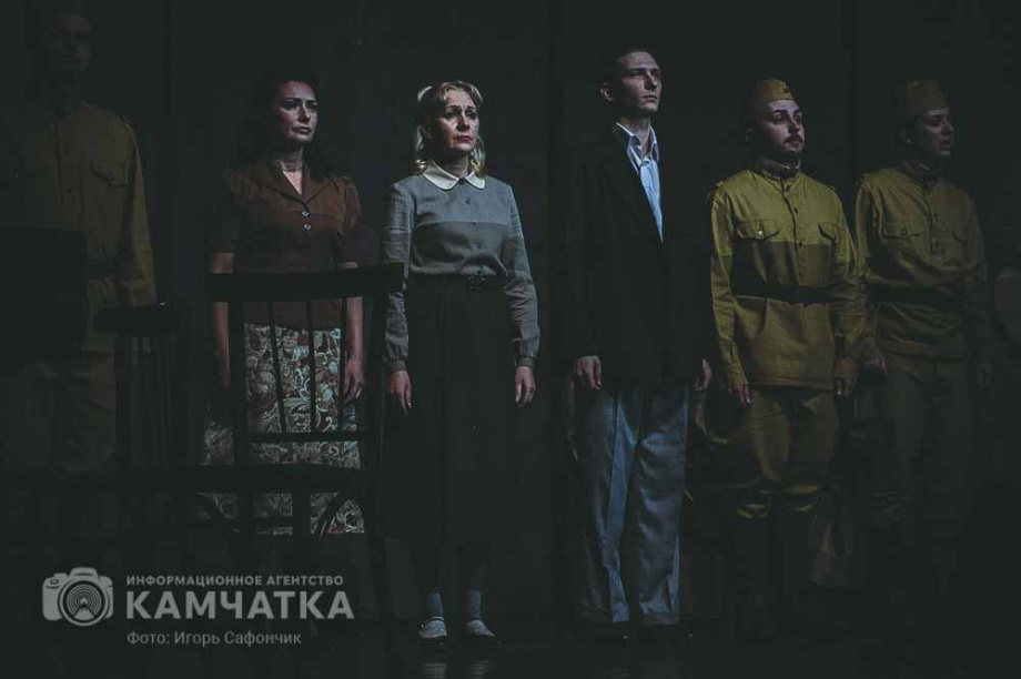 Гастроли Драматического театра ТОФ на Камчатке начались с премьеры. Фото: ИА «Камчатка». Фотография 10
