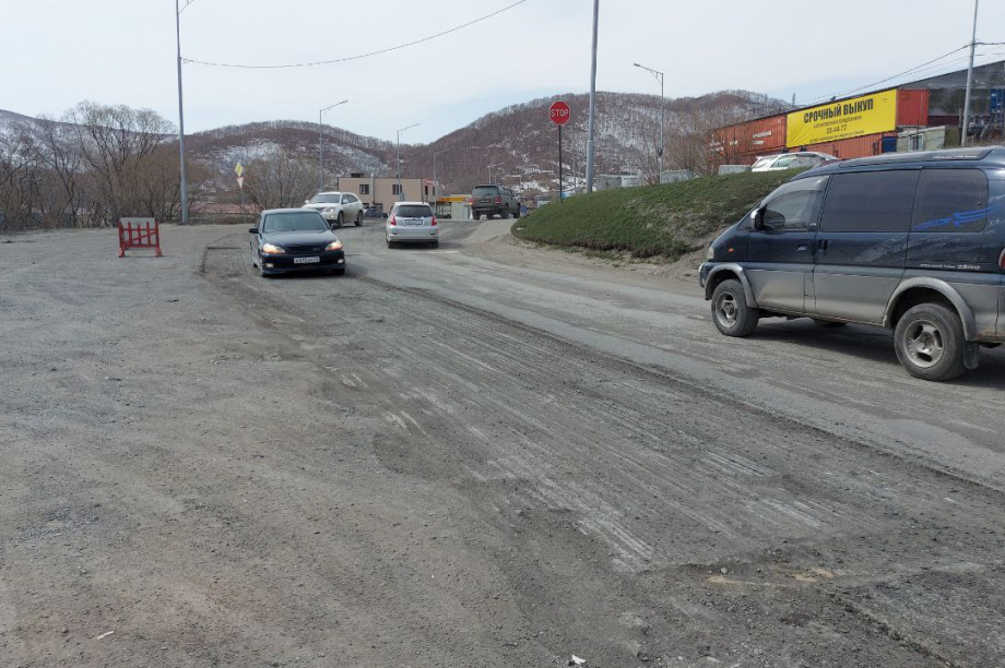 Ремонт дороги на Кирпичики приостановили из-за снега. Фото: пресс-служба администрации ПКГО