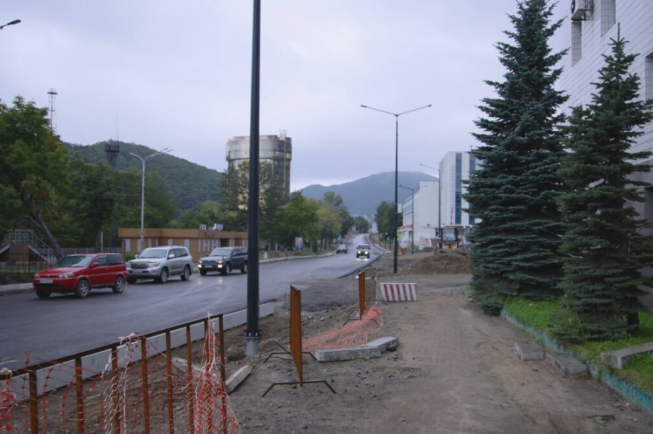 Дорогу на улице Ленинская в столице Камчатки одевают в новый асфальт. Фото: kamgov.ru. Фотография 1