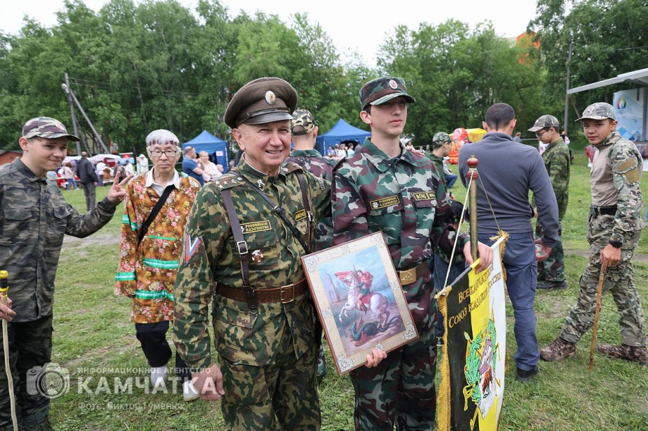Мы славяне! — народное гуляние в Елизово было ярким и позитивным. Фото: ИА «Камчатка» \ Виктор Гуменюк. Фотография 12