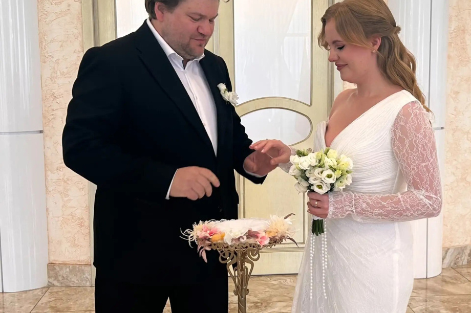 Знаменитые скрипачи Николай Саченко и Анастасия Тимошенко поженились на Камчатке. Фото: Агентство ЗАГС и архивного дела Камчатского края. Фотография 3
