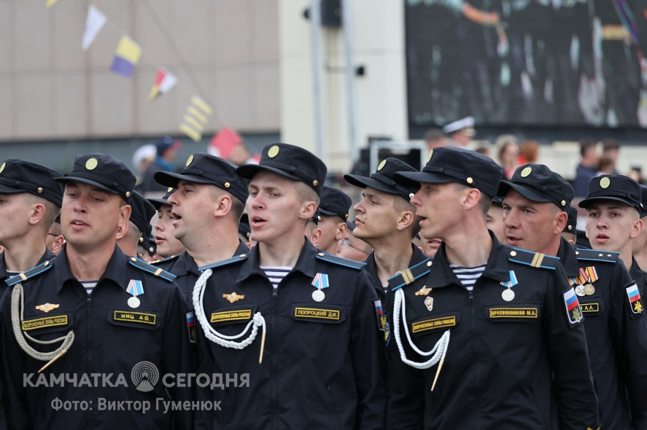 День Военно-Морского Флота в центре Петропавловска-Камчатского. Фоторепортаж. фото: Виктор Гуменюк. Фотография 10
