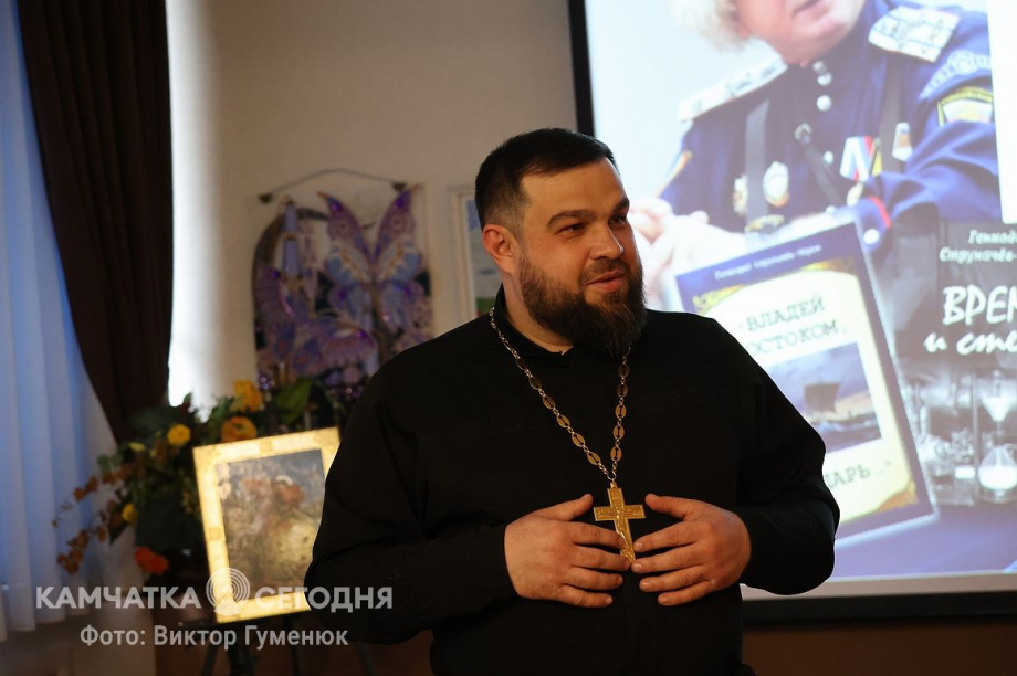 Юбилейный творческий вечер писателя Геннадия Струначева-Отрока. Фоторепортаж . Фото: Виктор Гуменюк. Фотография 7