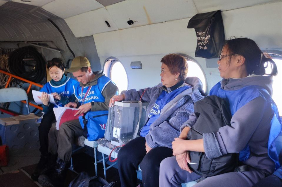 Более 2700 жителей Камчатки уже проголосовали досрочно на выборах губернатора. . Фотография 8