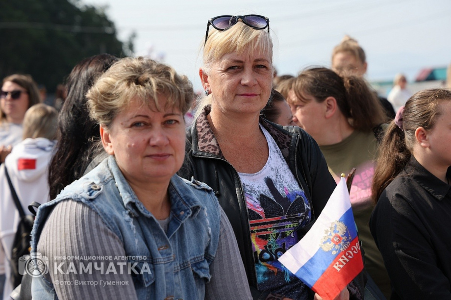 Триколор на главной площади Петропавловска-Камчатского - главный герой и триумфатор  . Фото: ИА «Камчатка» \ Виктор Гуменюк. Фотография 52