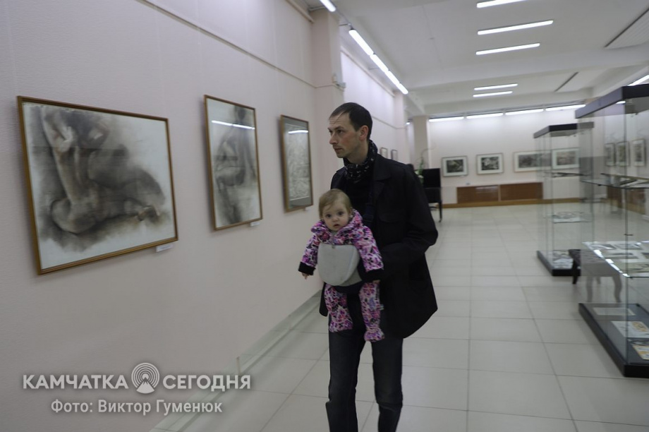 Открытие персональной выставки художника Владимира Заочного «Ах, эта графика». Фоторепортаж. . Фотография 37