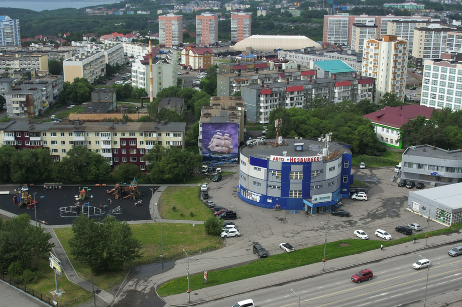 Фрегат «Аврора» украсил торец одного из домов в Петропавловске. Фото: t.me/pkgo_official_telegram, pkgo.ru. Фотография 8