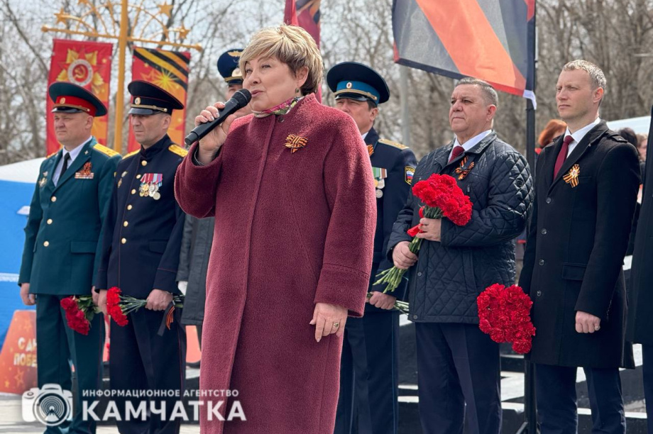 Камчатка почтила память героев Великой Отечественной возложением цветов. Фото: ИА "Камчатка". Фотография 6