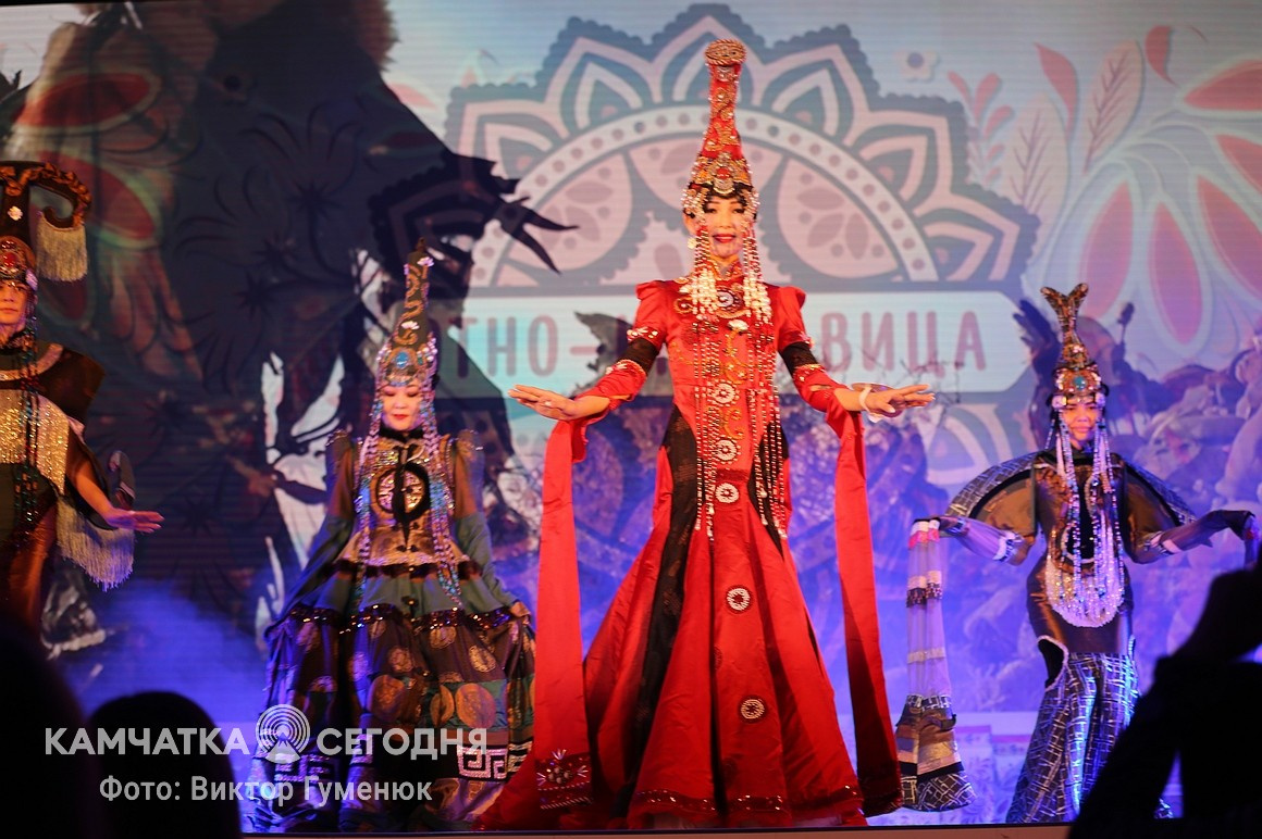 Финал конкурса «Этнокрасавица-2022» на Камчатке. Фоторепортаж. Фото: Виктор Гуменюк. Фотография 86