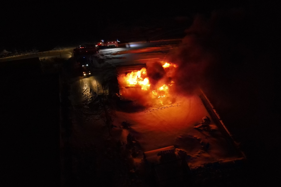 Жилой дом сгорел в посёлке Молодёжный на Камчатке. Фото: Денис Денисов. Фотография 2