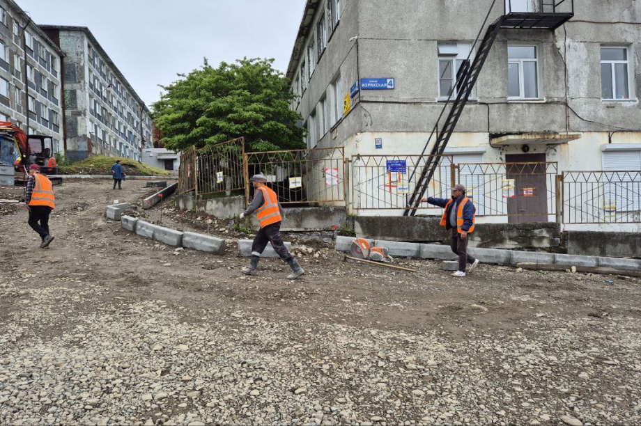 В Петропавловске идет ремонт улиц и проездов  . . Фотография 2
