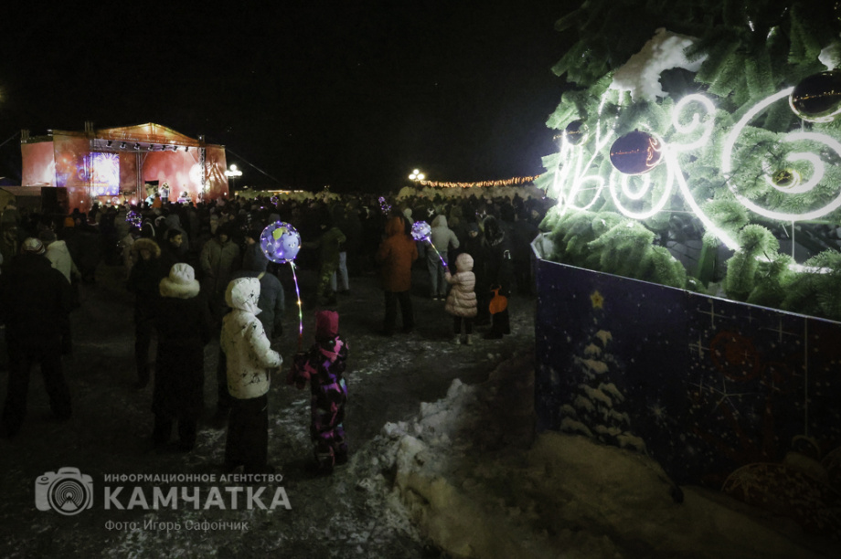 Новогодняя ночь в Петропавловске-Камчатском (фоторепортаж). . Фотография 28