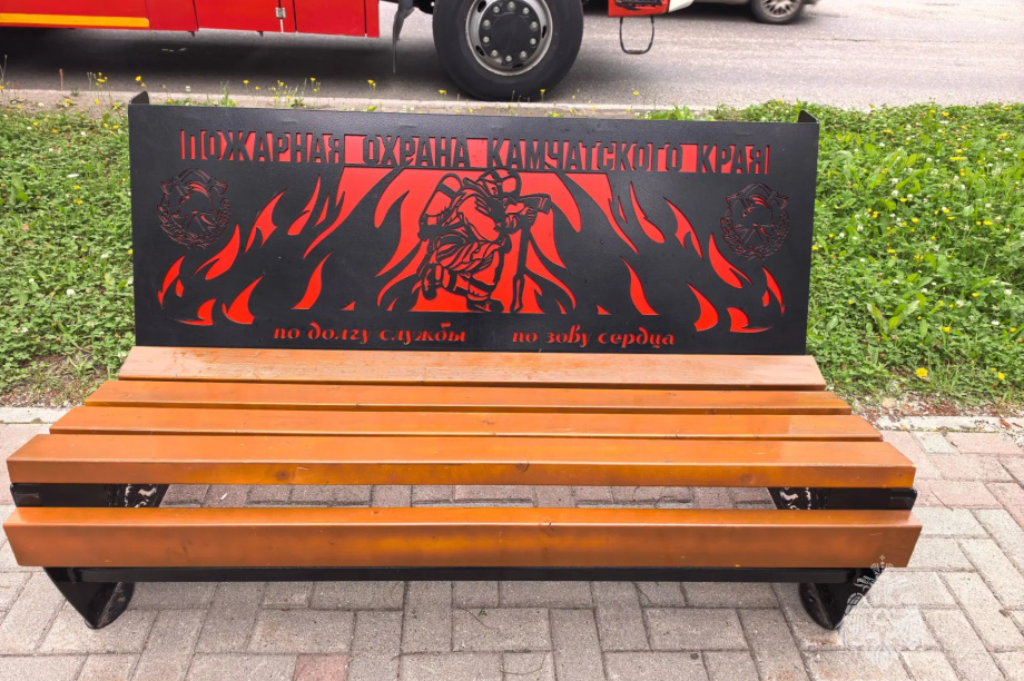 В Петропавловске-Камчатском появился арт-объект в честь пожарных. МАХ-канал ГУ МЧС России по Камчатскому краю. Фотография 1