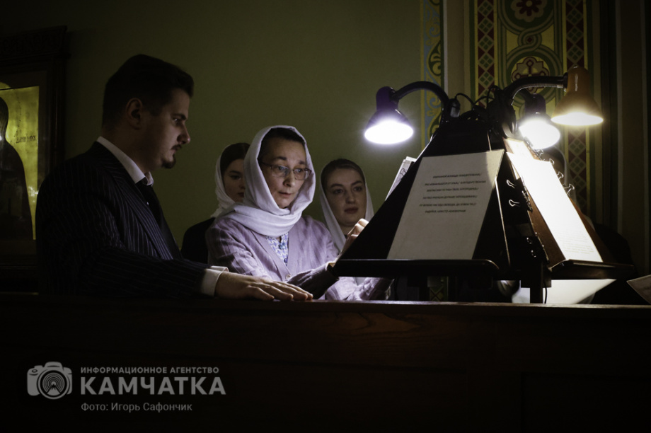 Рождественская служба в соборе Святой Троицы на Камчатке (фоторепортаж). Фото: «Камчатка Сегодня» \ Игорь Сафончик. Фотография 16