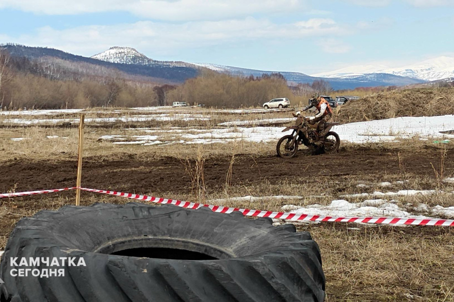 На Камчатке прошёл мотокросс «Гонка героев» (фоторепортаж). ИА Камчатка. Фотография 6