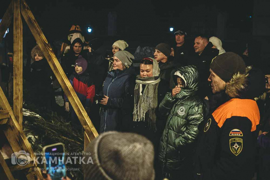 Крещенские купания в Петропавловске-Камчатском: испытание ледяной купелью. Фото: ИА «Камчатка». Фотография 7