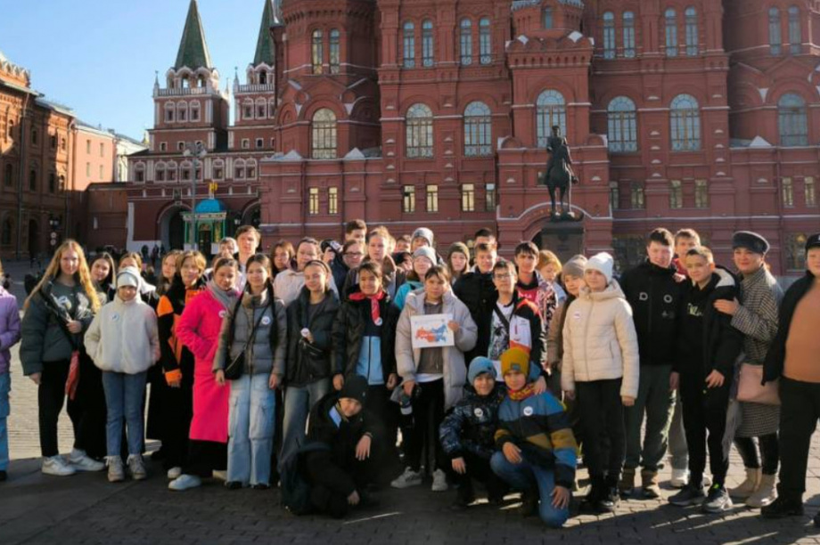 Ученики камчатских школ познакомились с культурой двух столиц — Москвы и Санкт-Петербурга. Фото: kamgov.ru. Фотография 3