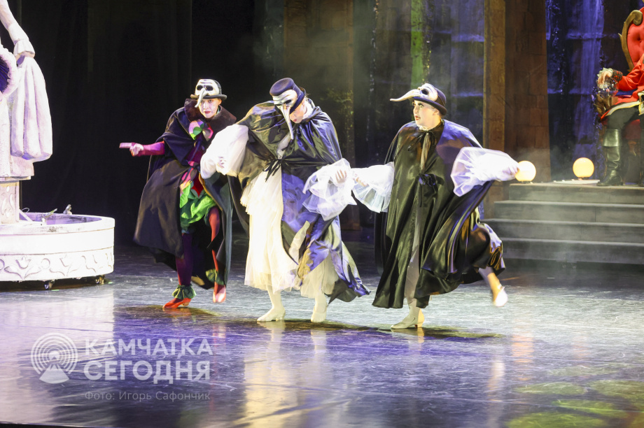 Пятьсот детей побывали на Губернаторской ёлке на Камчатке. Фото: ИА «Камчатка»/Игорь Сафончик. Фотография 64