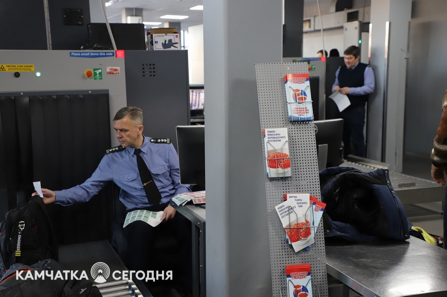 Эксперимент по ограничению провоза икры стартовал на Камчатке. Фоторепортаж. Фото: Виктор Гуменюк\ИА "Камчатка". Фотография 20