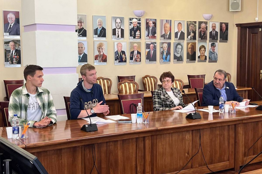 16 юных активистов войдут в состав Молодёжного парламента при Гордуме Петропавловска. Фото: Евгения Медведева. Фотография 1