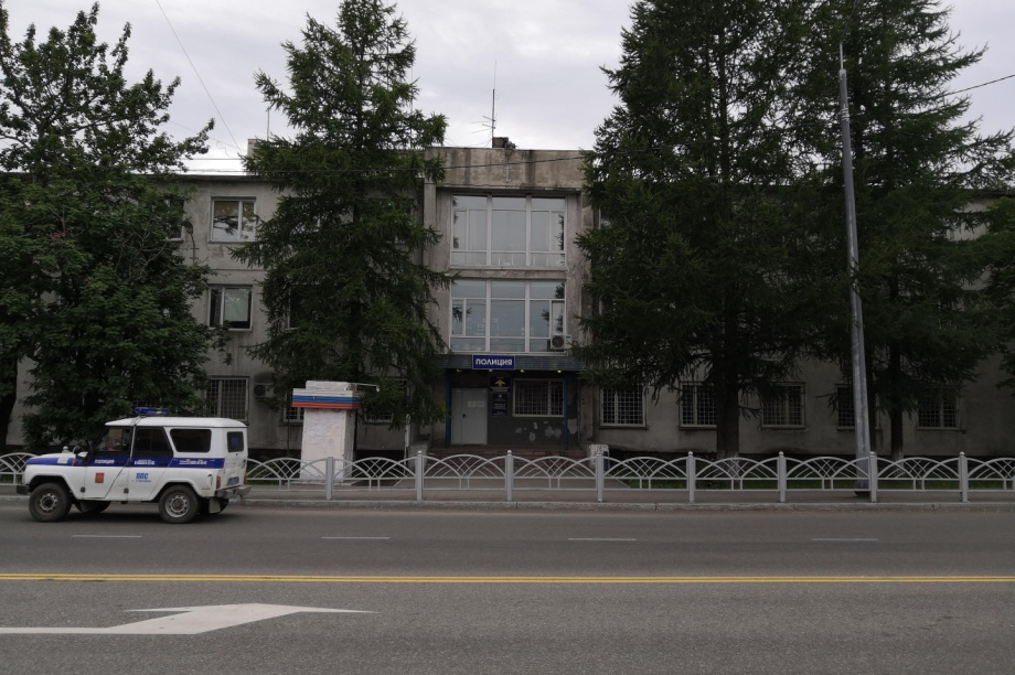 Потерпевшая от рук мошенников на Камчатке украла в полиции телефон. Фото: 2GIS