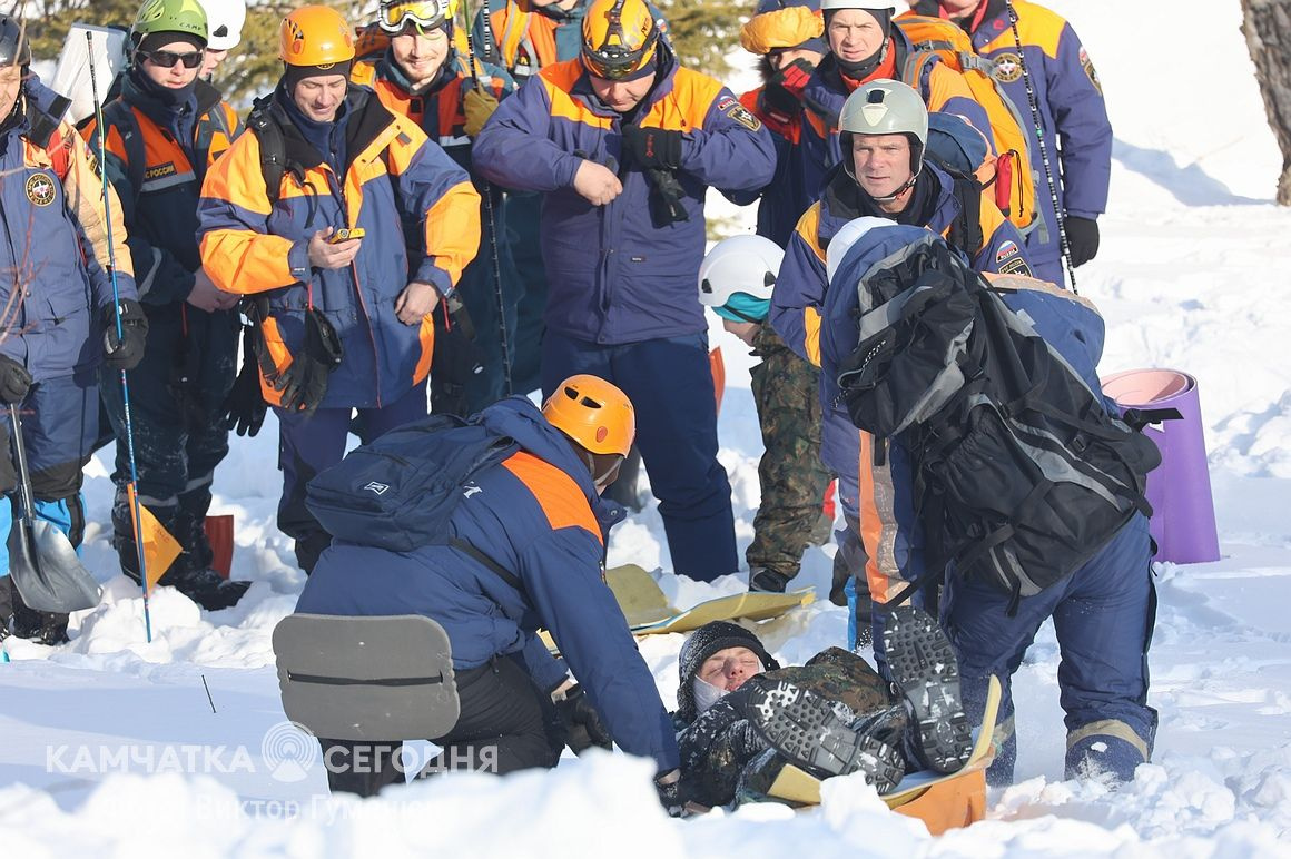 Тренировка по поиску людей в лавинах на Камчатке. Фоторепортаж. Фото: Виктор Гуменюк/ИА "Камчатка". Фотография 4