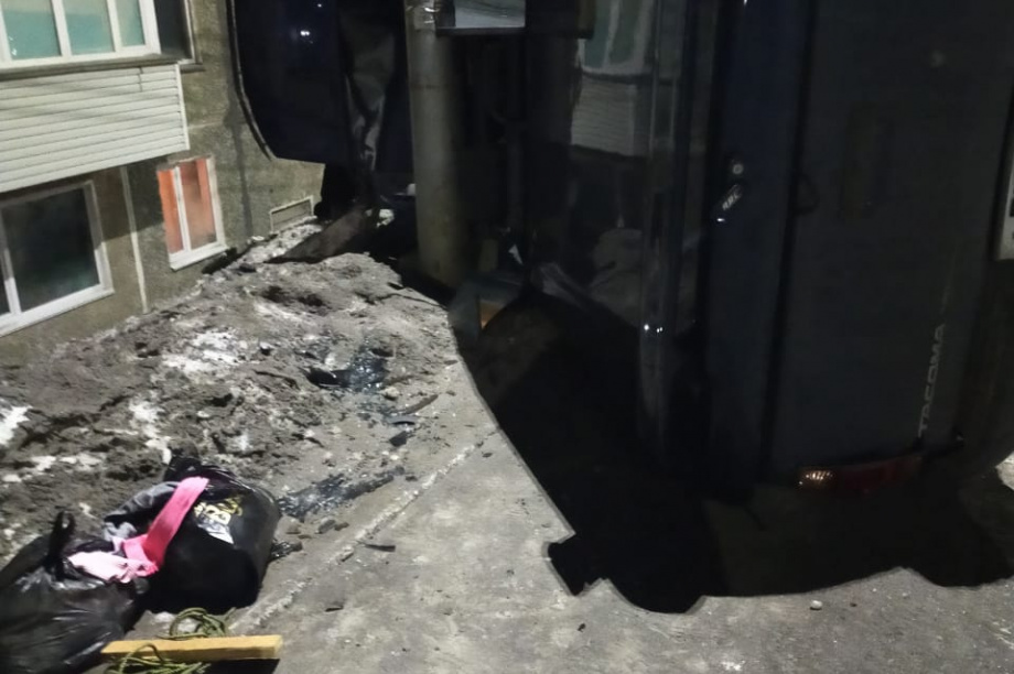 Внедорожник врезался крышей в столб в Петропавловске. Фото: ГИБДД по городу Петропавловску-Камчатскому. Фотография 2