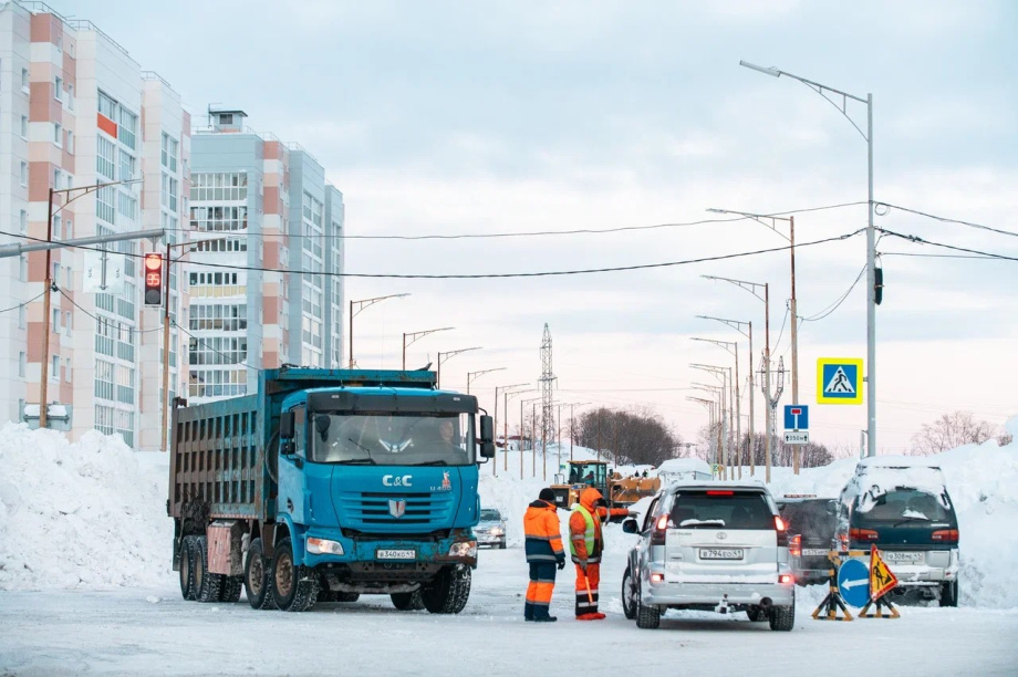 Петропавловск-Камчатский оживает после снегопада (фоторепортаж). Фото: Саша Русский, ИА "Камчатка". Фотография 2