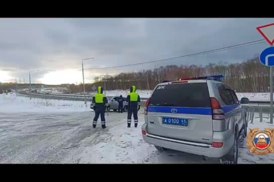 Госавтоинспекция Камчатки следит за обстановкой на «Лыжне России». Фото: Госавтоинспекция Камчатского края