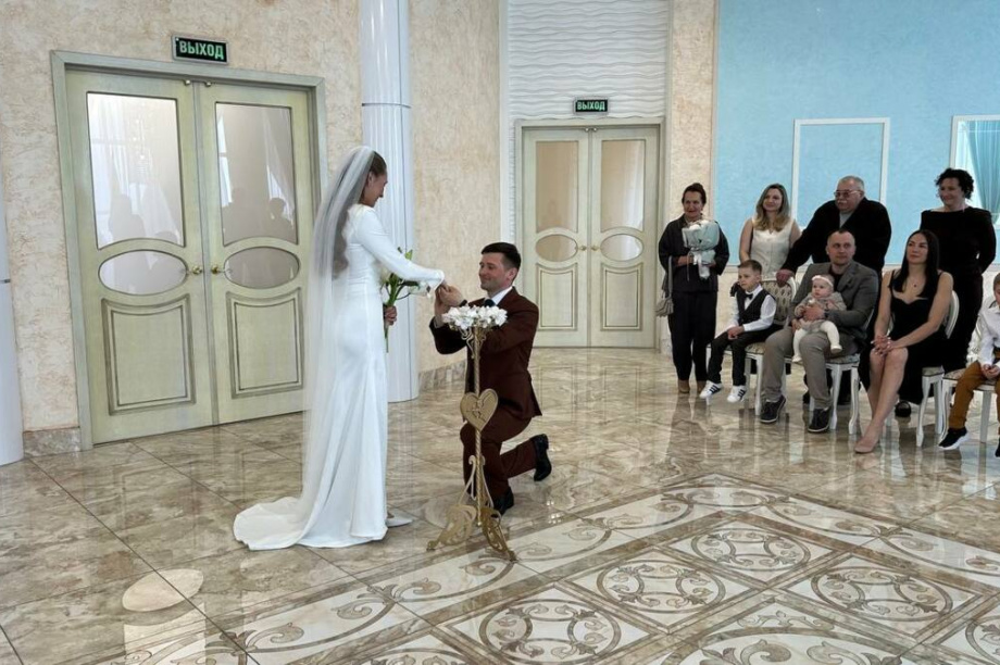 Симметрия счастья: десятки камчатских пар выбирают судьбу в красивую дату. Фото: Агентство записи актов гражданского состояния и архивного дела Камчатского края. Фотография 4