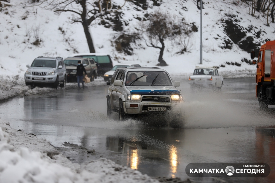 Апрельский снег. Фото: Виктор Гуменюк / информационное агентство "Камчатка". Фотография 40