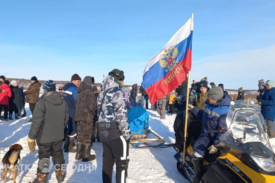 Жители села Седанка проводили своих земляков, вызвавшихся добровольцами на СВО. Фоторепортаж. фото: Светлана Захарова. Фотография 3