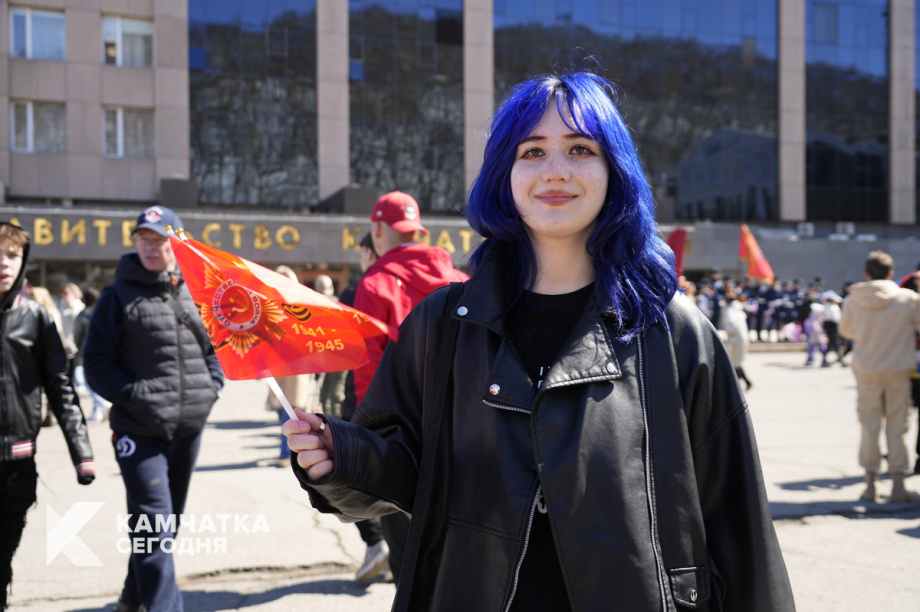 Тысячи камчатцев вышли на первомайское шествие на площади Ленина (фоторепортаж). Фото: ИА «Камчатка». Фотография 26
