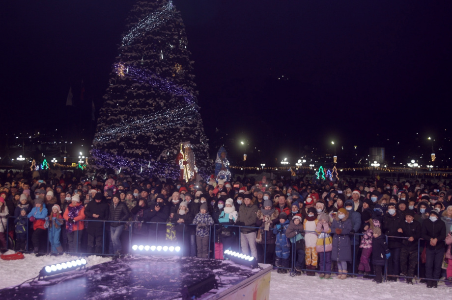 Губернатор поздравил камчатцев с Новым годом в центре Петропавловска. Фото: kamgov.ru. Фотография 1