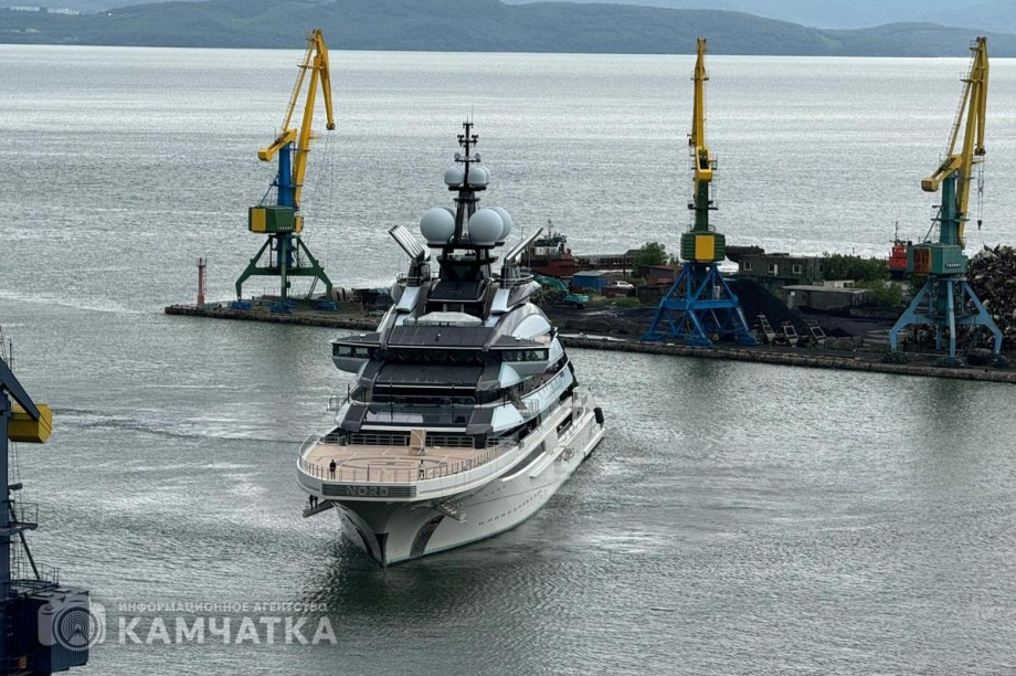 Суперъяхта миллиардера Мордашова Nord украсила собой порт Петропавловска. Фото: ИА "Камчатка". Фотография 2