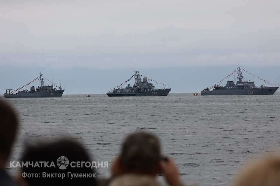 День Военно-Морского Флота в центре Петропавловска-Камчатского. Фоторепортаж. фото: Виктор Гуменюк. Фотография 33