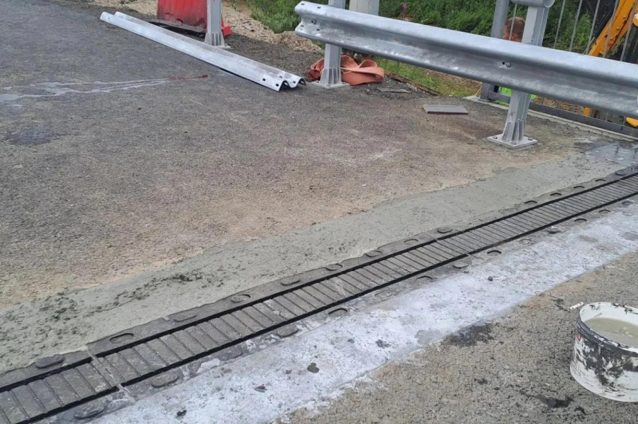 Два мостовых перехода на мильковской трассе приведут в порядок к концу октября. Фото: kamgov.ru. Фотография 3