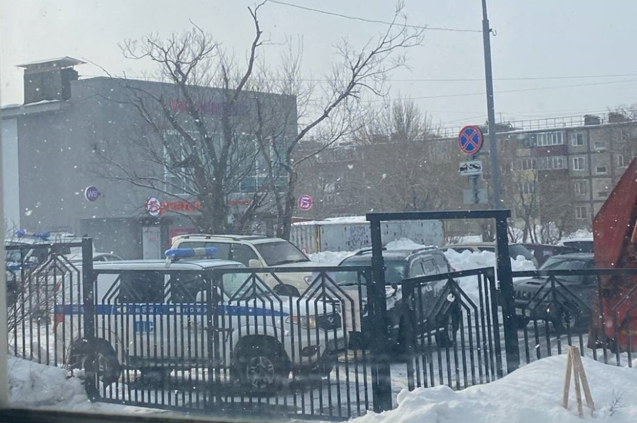 Полиция проверяла школьников в Петропавловске-Камчатском. . Фотография 1