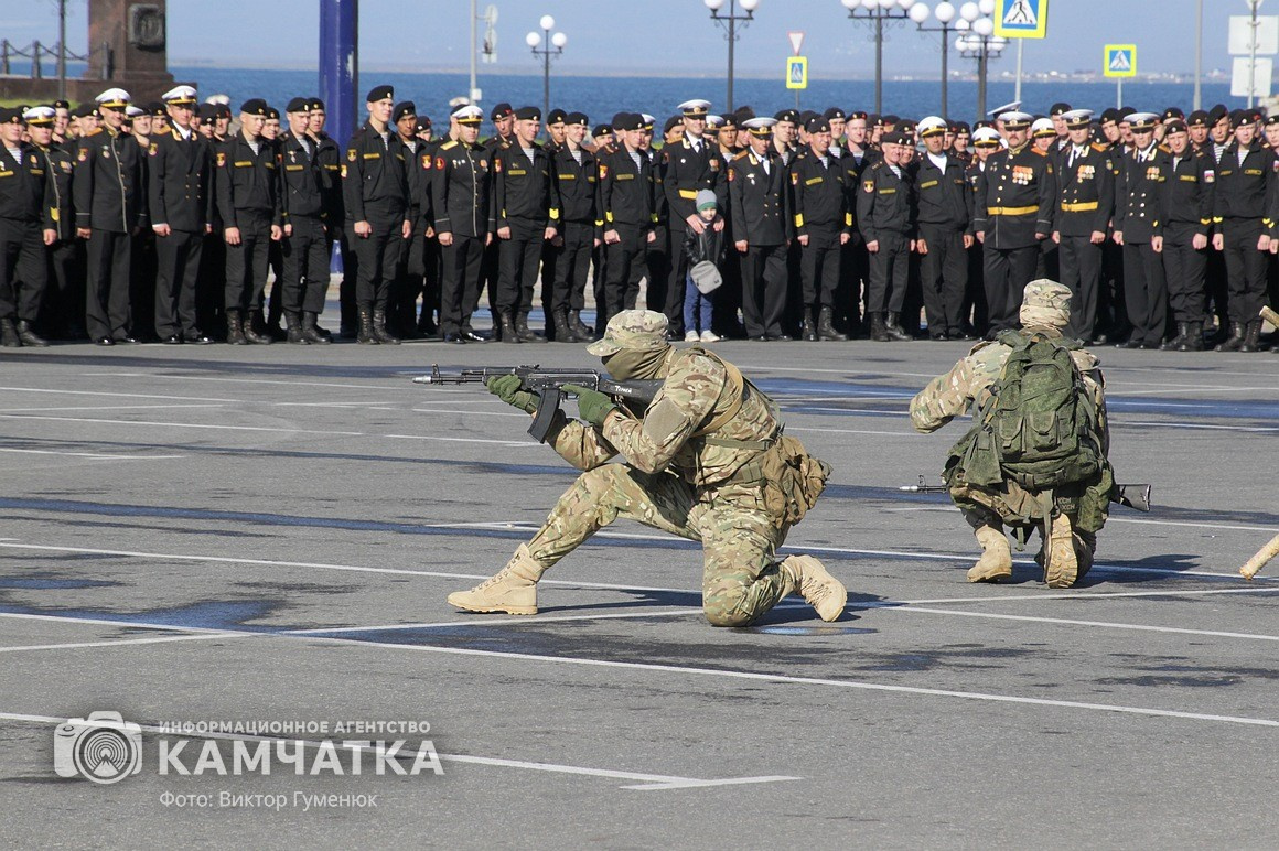 День морской пехоты отмечают на Камчатке. Фотоподборка. Фото: Виктор Гуменюк. Фотография 14