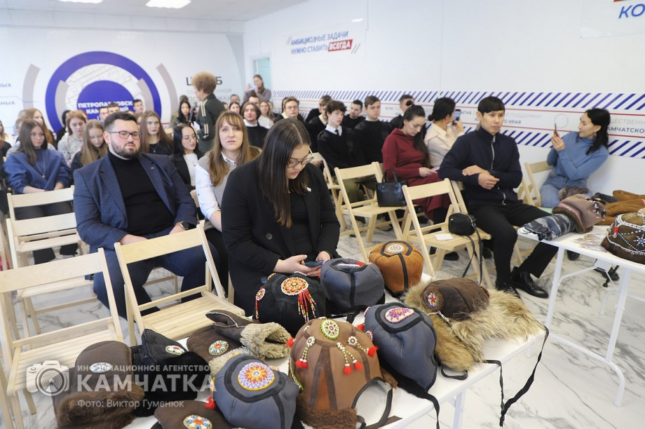 Штаб общественной поддержки открыт в краевой столице Камчатки. Фото:Виктор Гуменюк. Фотография 51