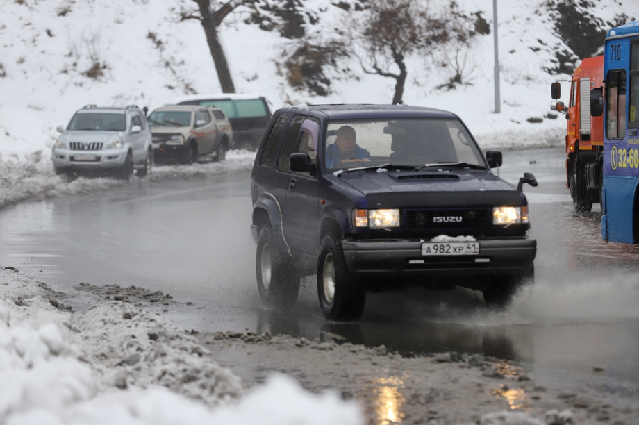 Апрельский снег. Фото: Виктор Гуменюк / информационное агентство "Камчатка". Фотография 26