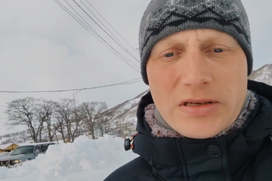 Глава Петропавловска пришел на работу пешком. . Фотография 1