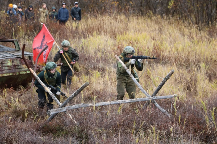 В Палане прошла военно-спортивная игра «Осенние зори». Фото: Клуб "Беркут". Фотография 8